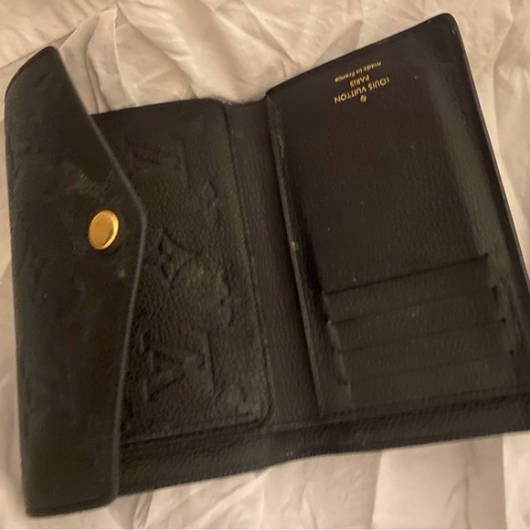 Black Louis Vuitton wallet - Picture 2 of 4